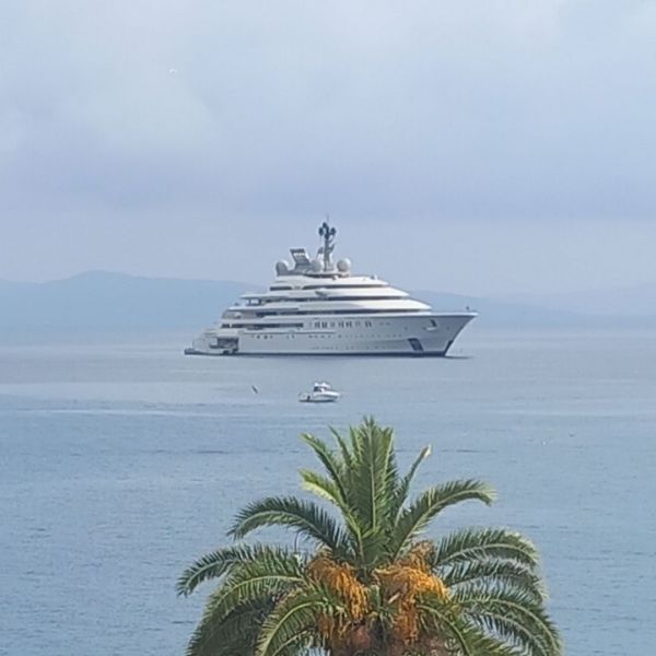 Il mega yacht "Opera" a Porto Santo Stefano 