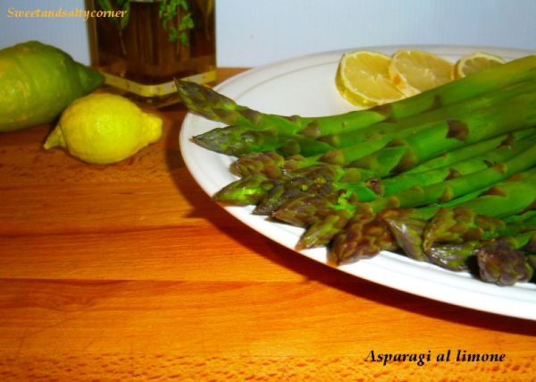 "In cucina con Giulia": asparagi al limone