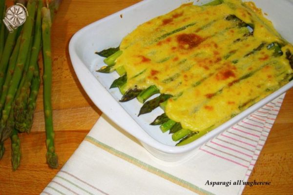 "In cucina con Giulia": asparagi all'ungherese