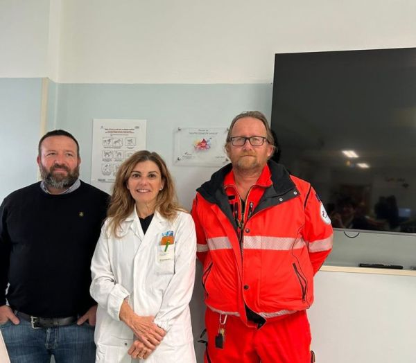 Anpas Humanitas di Grosseto dona un televisore al Centro trasfusionale del Misericordia