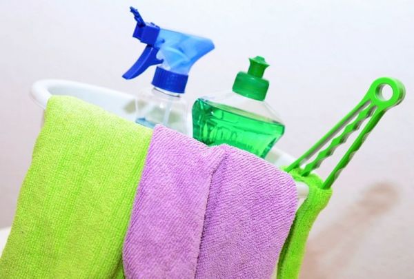 I prodotti indispensabili per pulire la casa