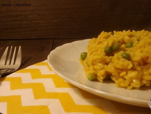 "In cucina con Giulia": risotto curry e pisellini